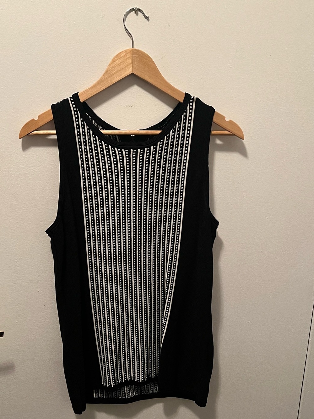 ✨ White House Black Market Knit Tank Top L Black White Geometric Shell Zip Back